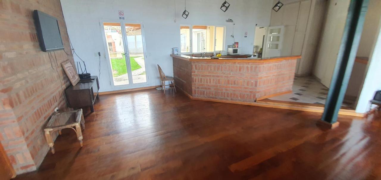 Hotel La Veleta Puerto Madryn Zewnętrze zdjęcie